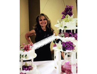 Ruby's cakes & flowers wedding cake display
