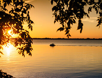 lake kampeska at sunset
